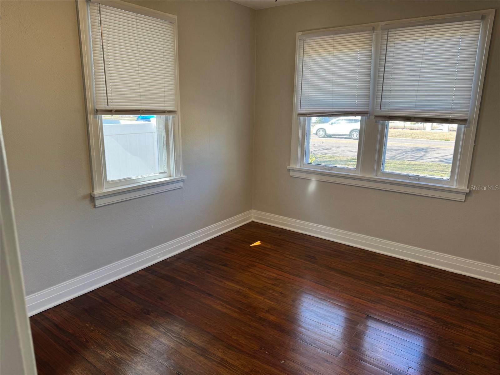 Image 21 of 25 For 2708 9th Avenue N