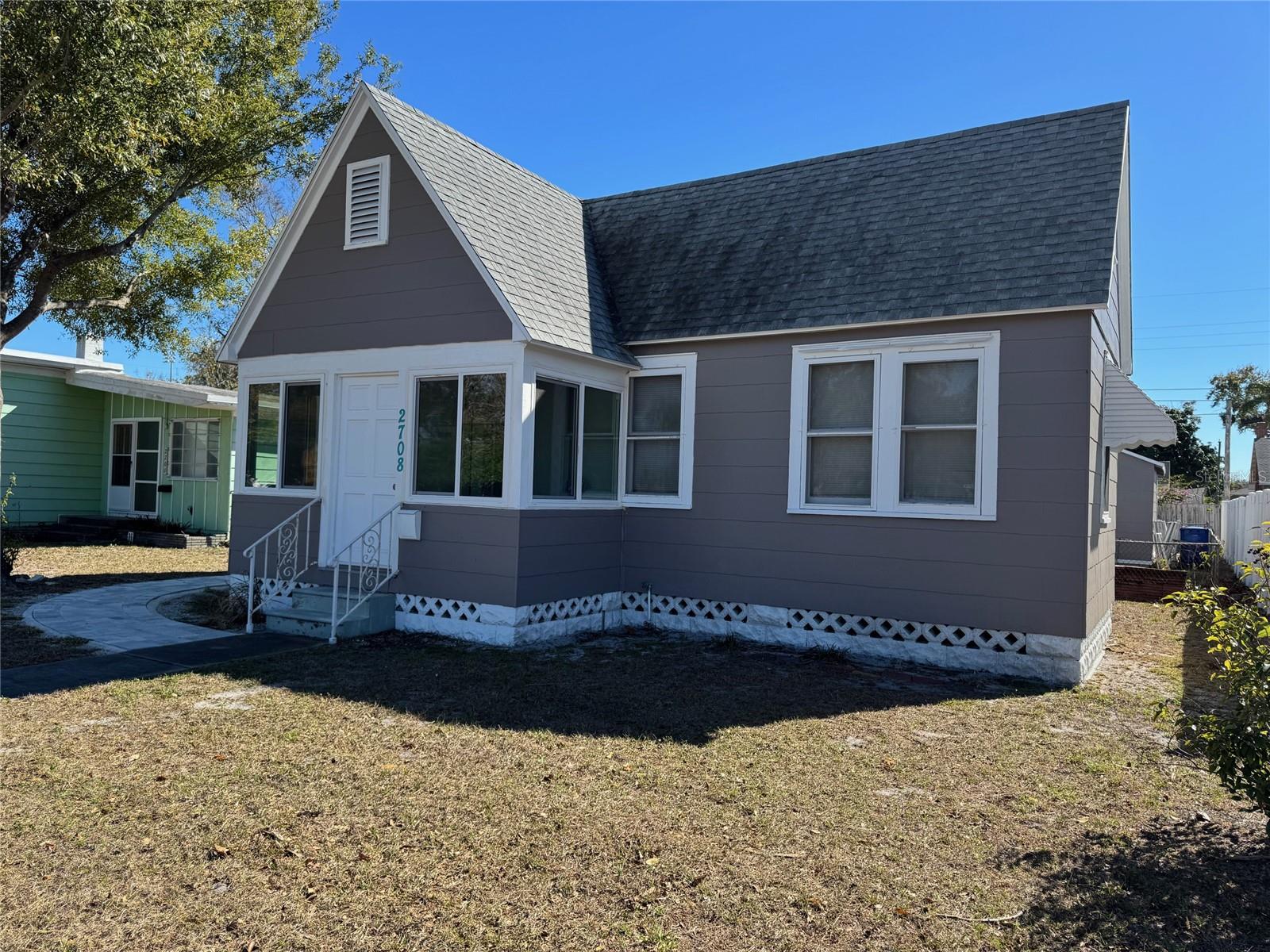 Image 3 of 25 For 2708 9th Avenue N