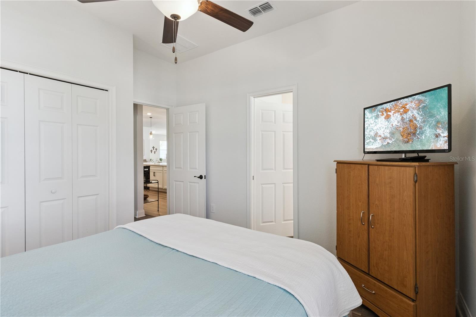 Image 26 of 51 For 6906 Treymont Drive