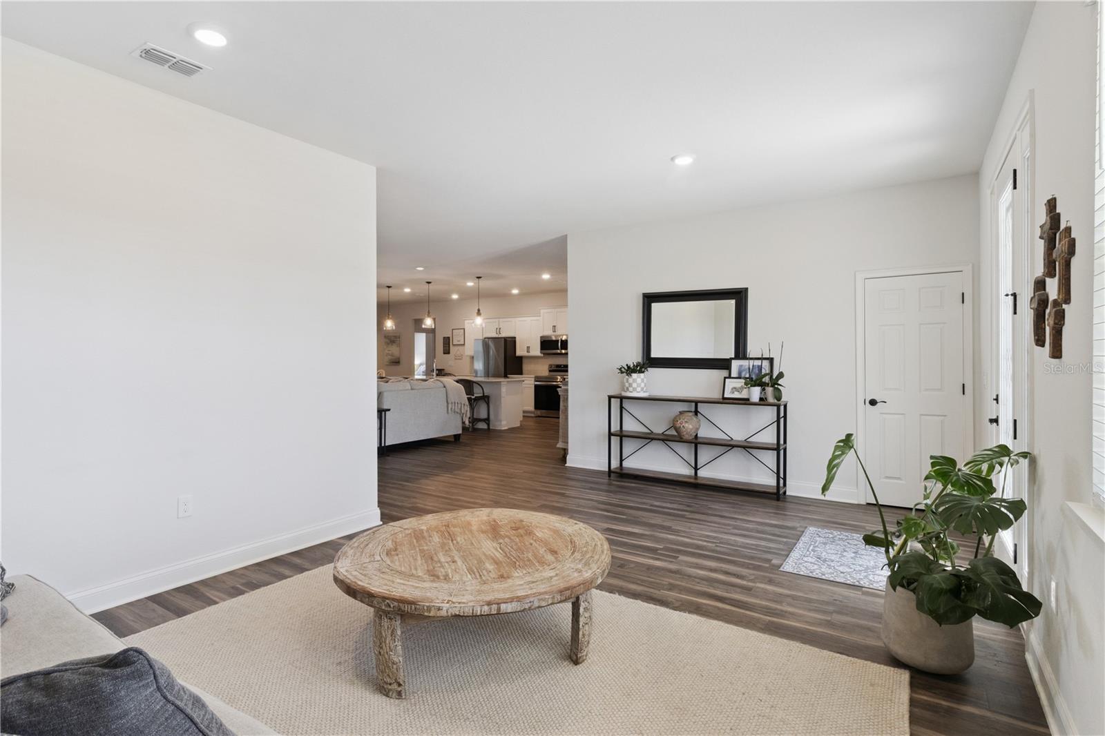 Image 5 of 51 For 6906 Treymont Drive