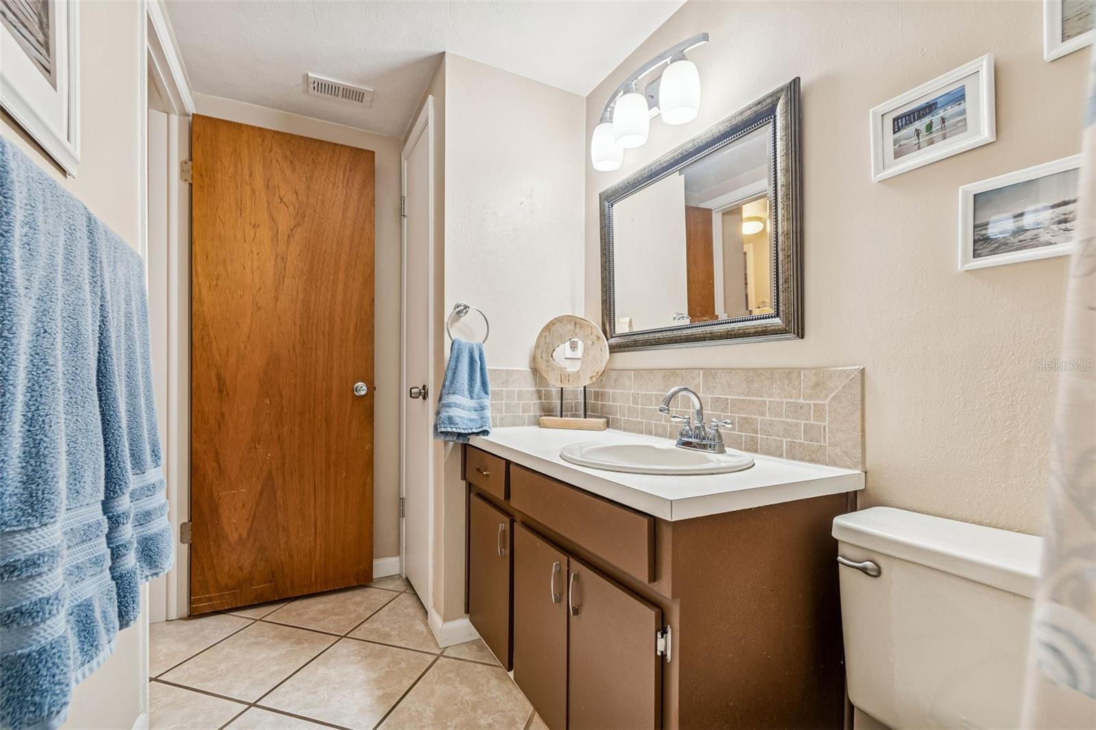 Image 13 of 27 For 7740 Hawthorn Drive