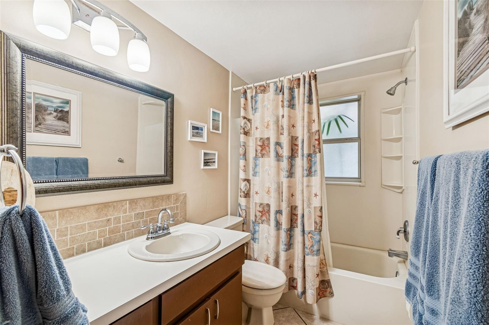 Image 14 of 27 For 7740 Hawthorn Drive