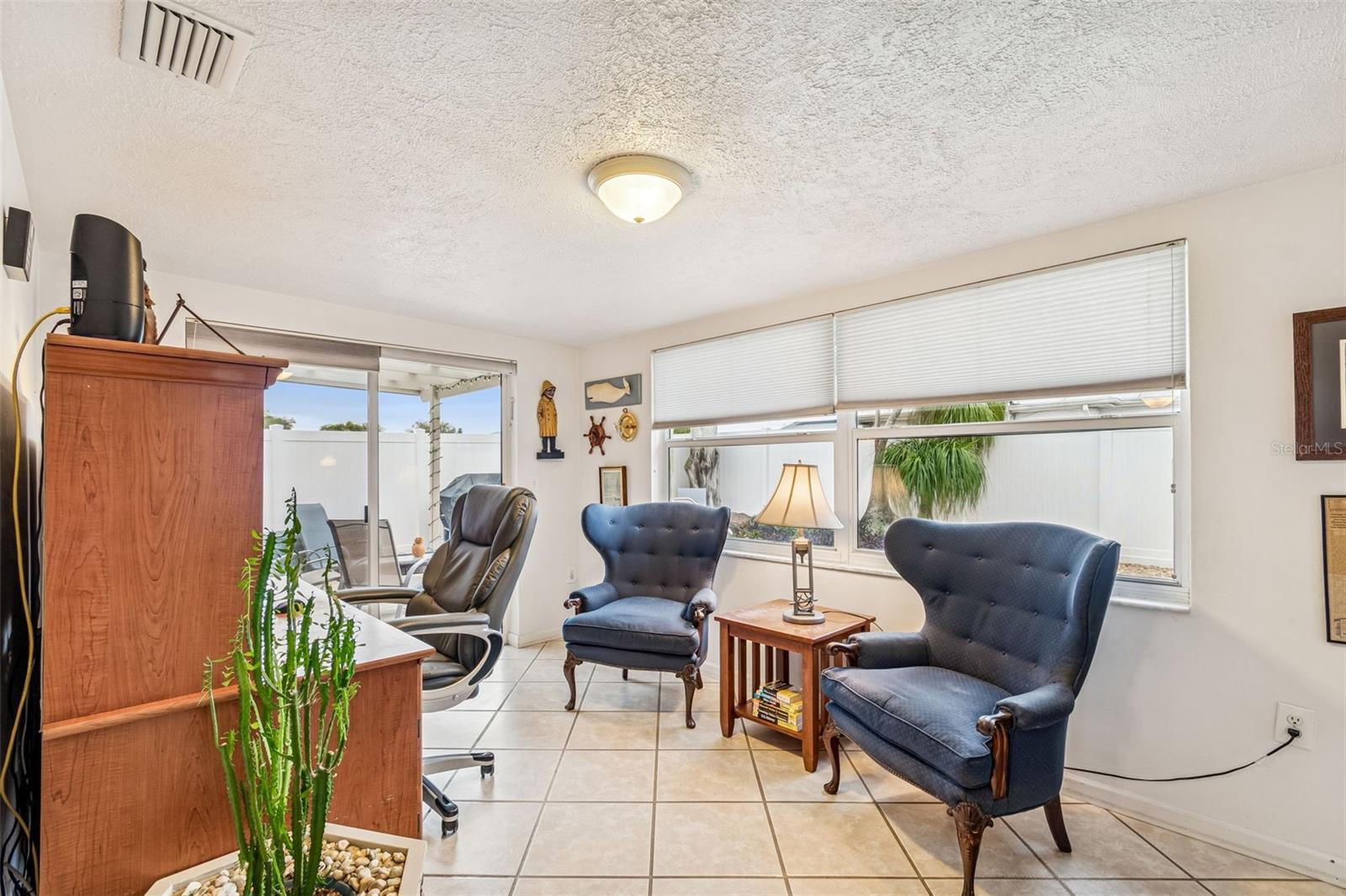 Image 21 of 27 For 7740 Hawthorn Drive