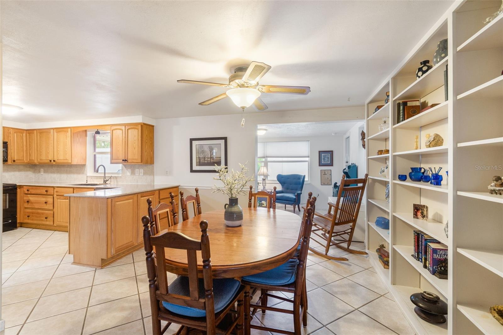 Image 6 of 27 For 7740 Hawthorn Drive