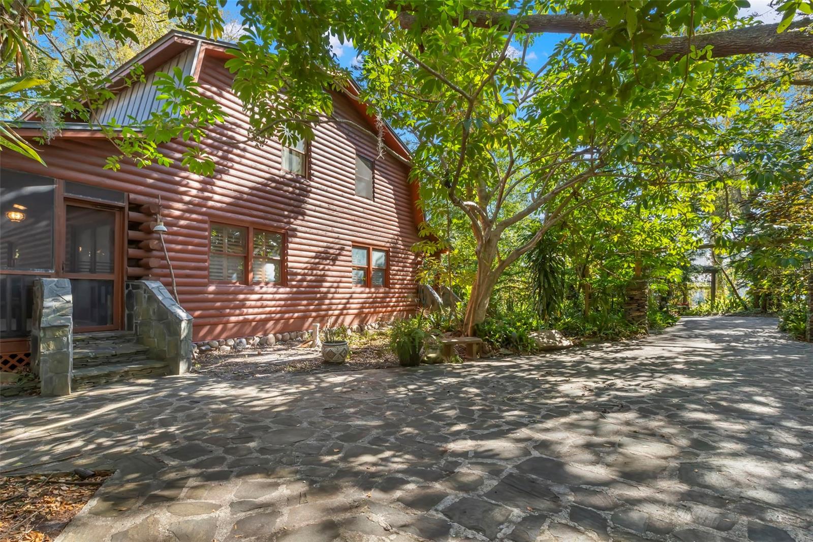 Image 46 of 66 For 809 Cardinal Avenue