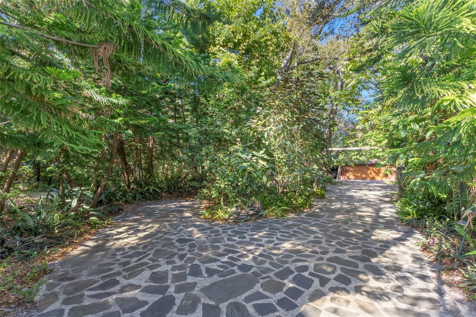 Image 58 of 66 For 809 Cardinal Avenue