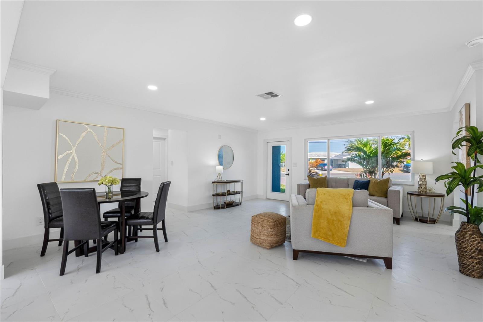 Listing photo id 9 for 785 115th Avenue