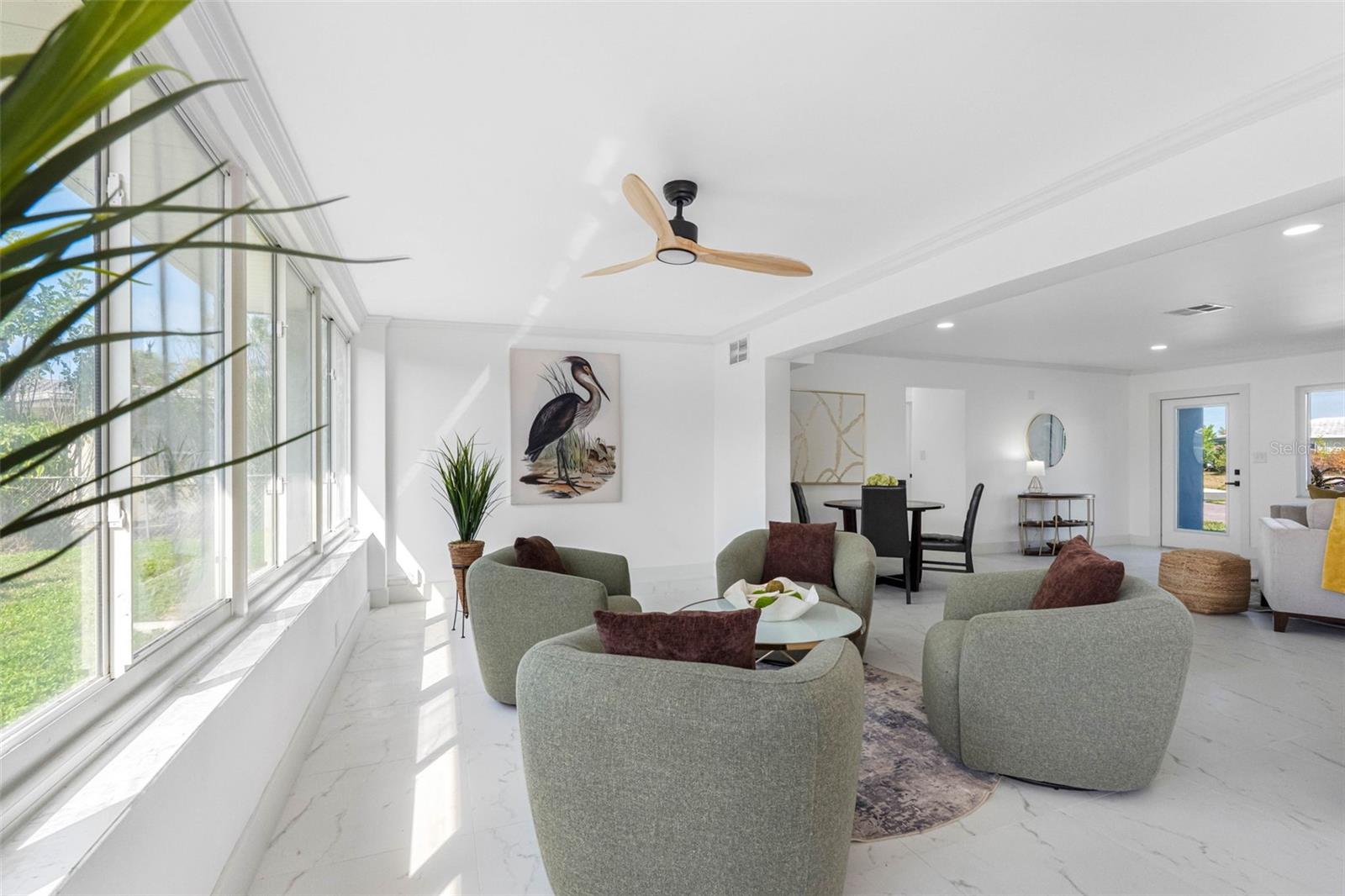 Listing photo id 11 for 785 115th Avenue