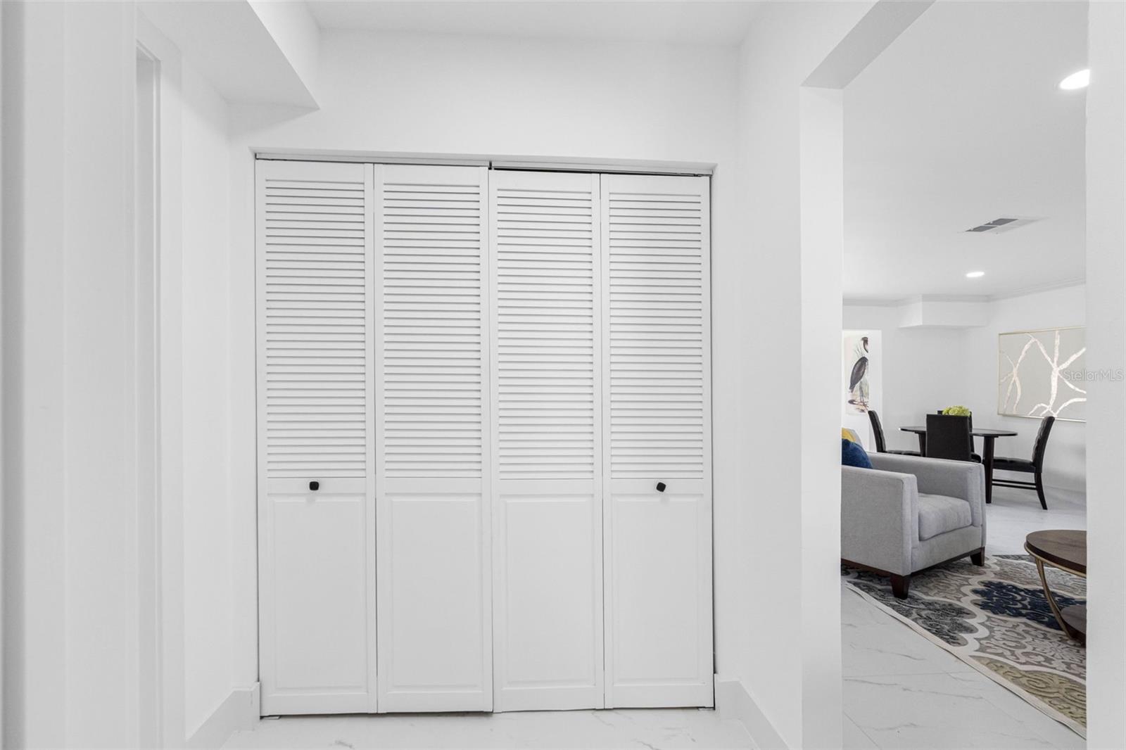 Listing photo id 19 for 785 115th Avenue