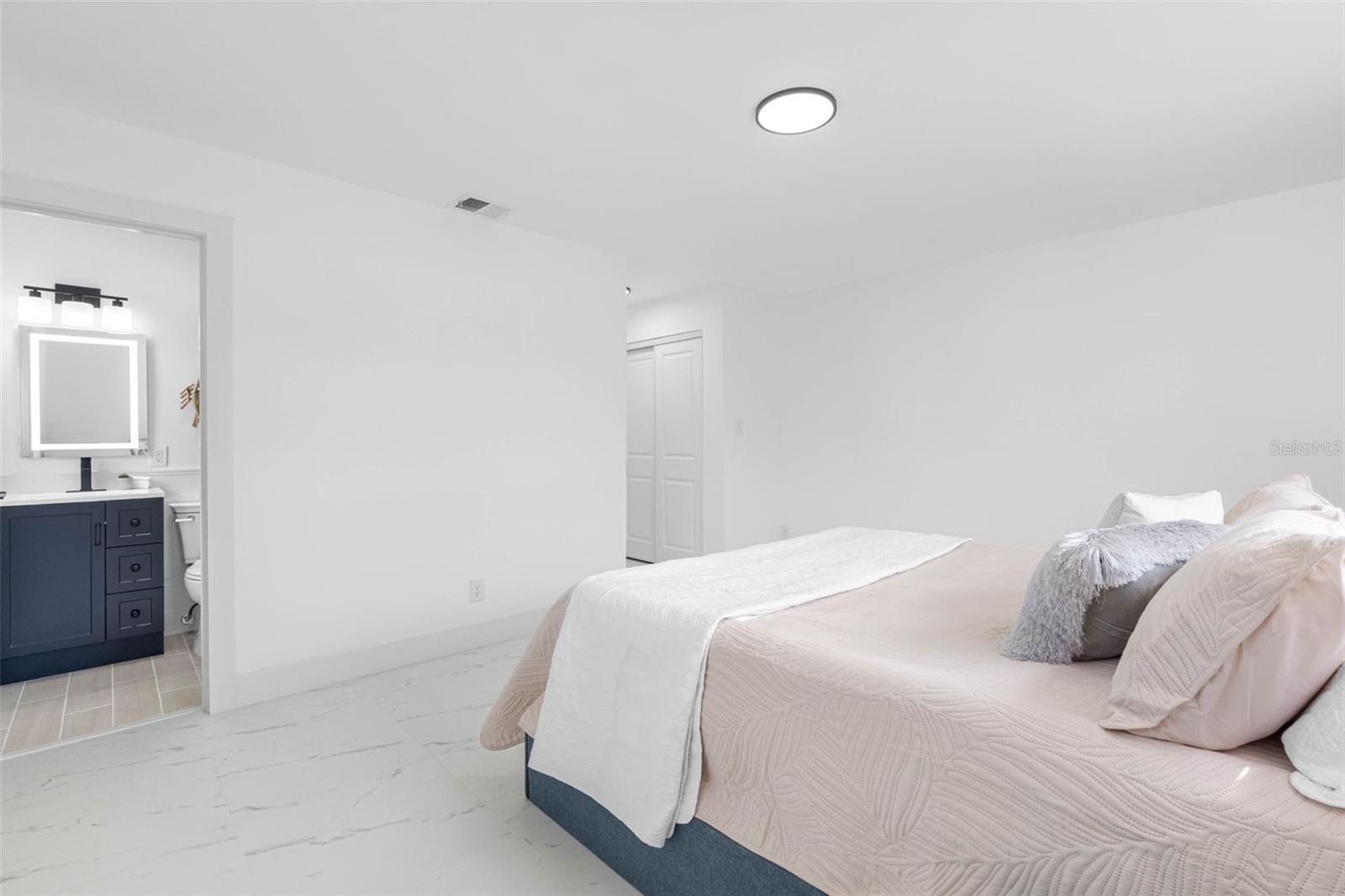 Listing photo id 23 for 785 115th Avenue