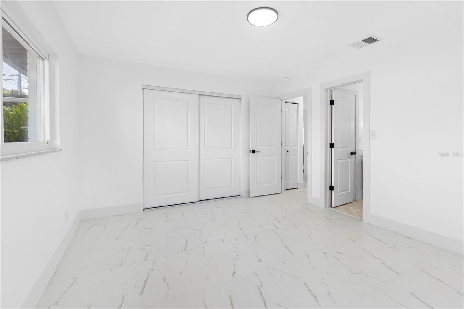 Listing photo id 26 for 785 115th Avenue