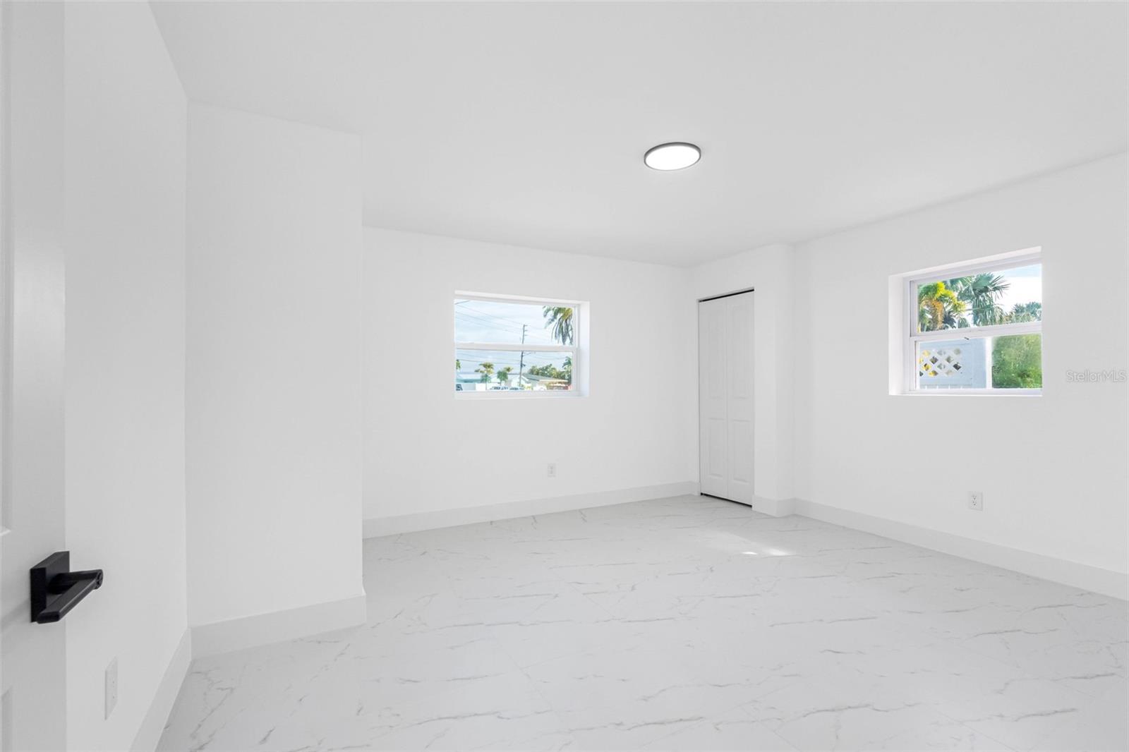 Listing photo id 30 for 785 115th Avenue