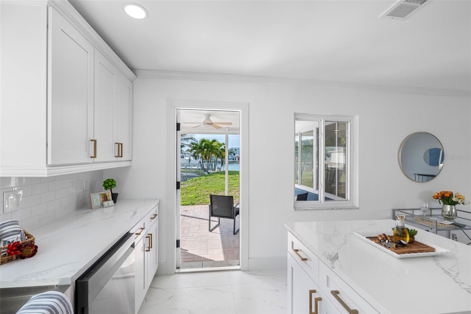 Listing photo id 31 for 785 115th Avenue