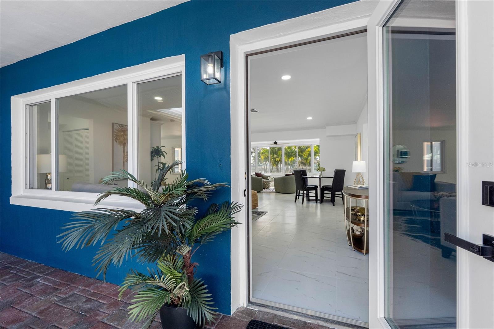 Listing photo id 3 for 785 115th Avenue