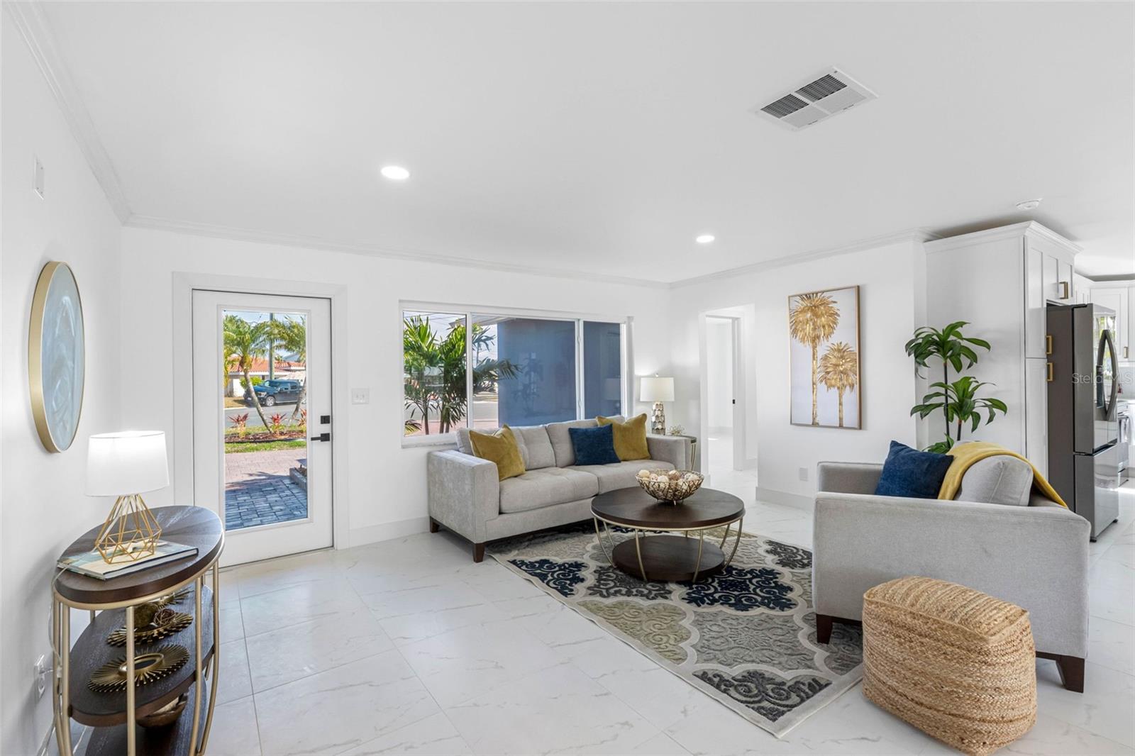 Listing photo id 5 for 785 115th Avenue