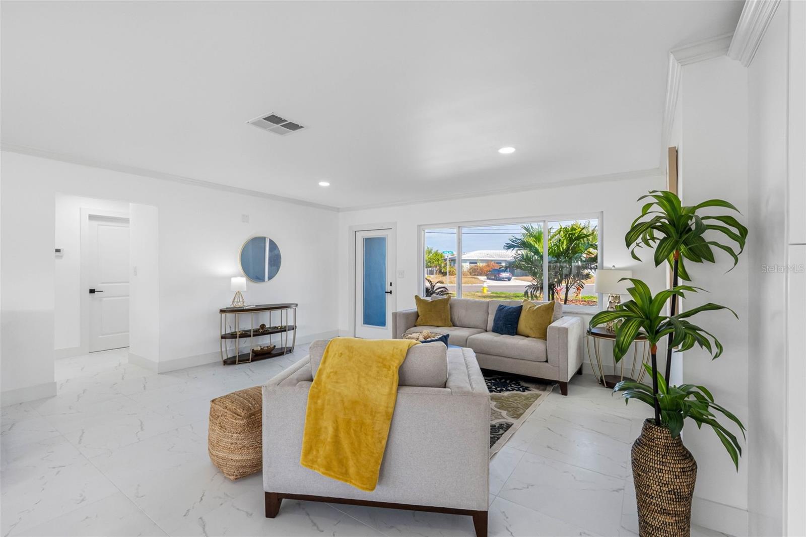 Listing photo id 6 for 785 115th Avenue