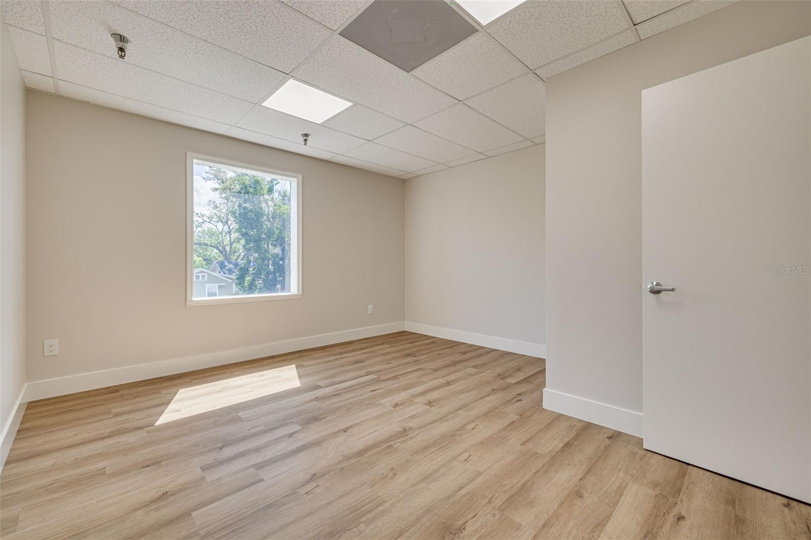 Image 16 of 27 For 1465 Fort Harrison Avenue