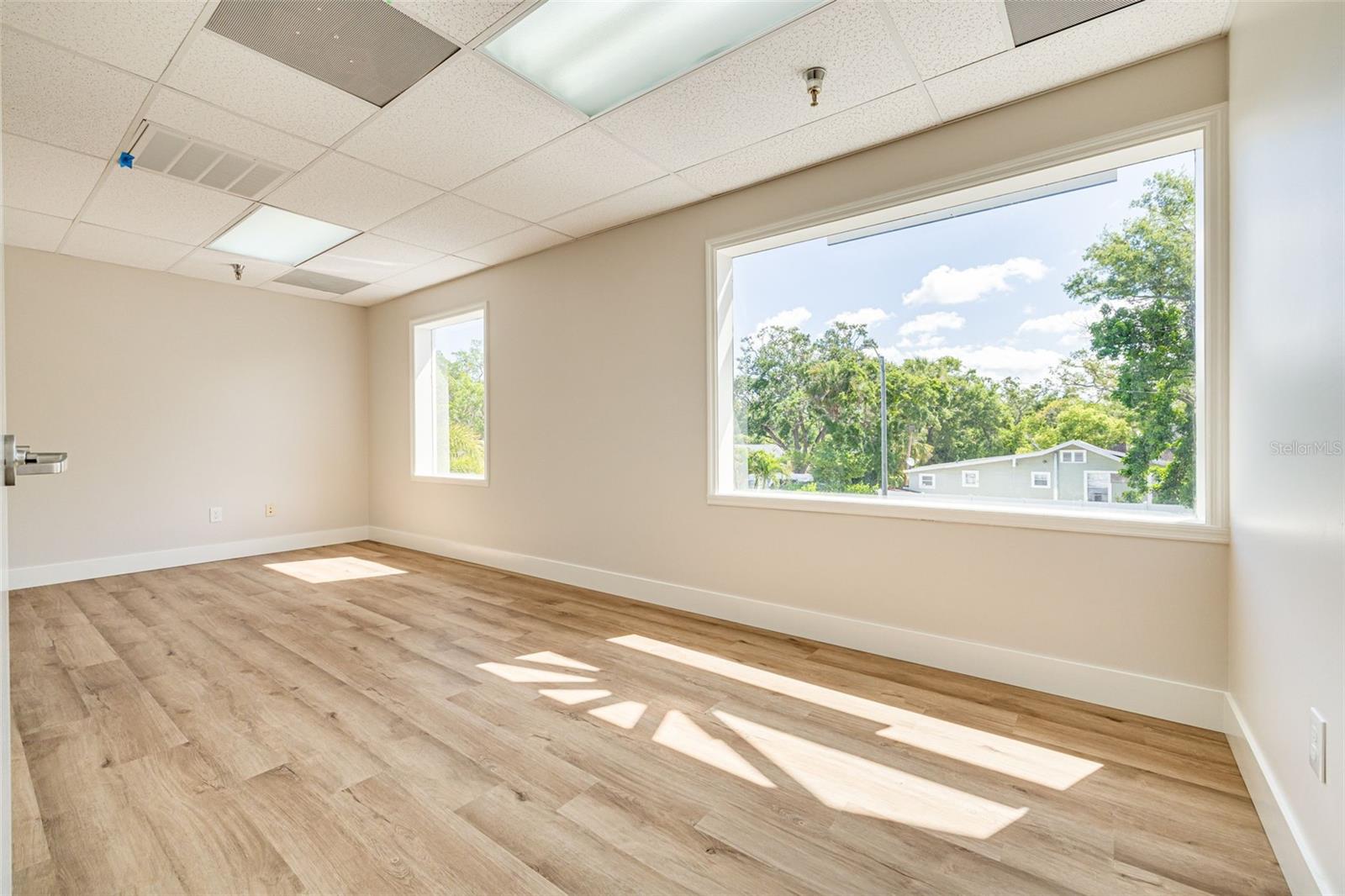 Image 21 of 27 For 1465 Fort Harrison Avenue