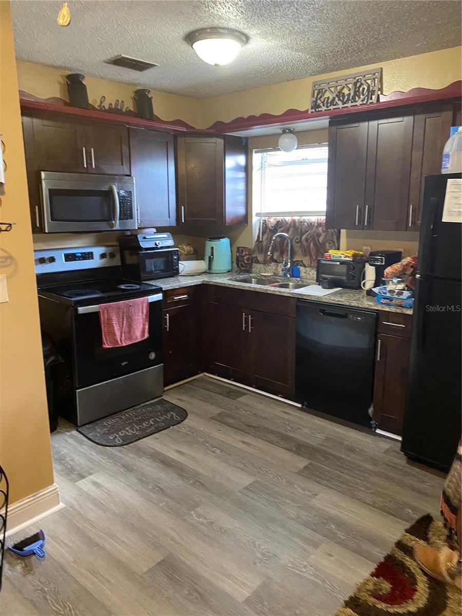 Image 3 of 9 For 5520 20th Street