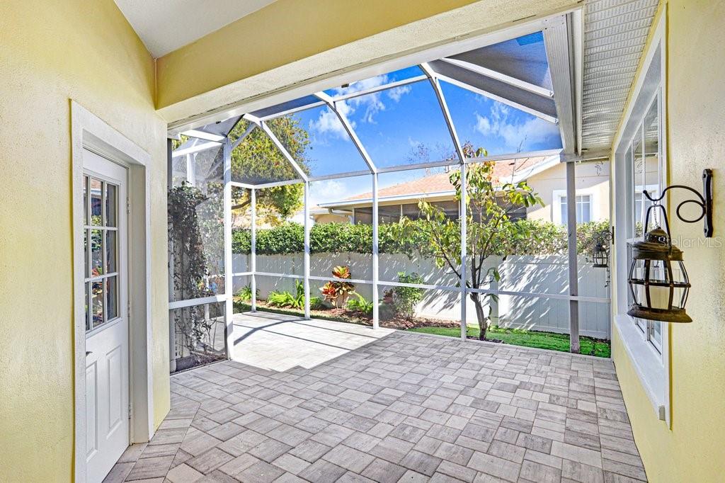 Listing photo id 29 for 9513 West Park Village Drive