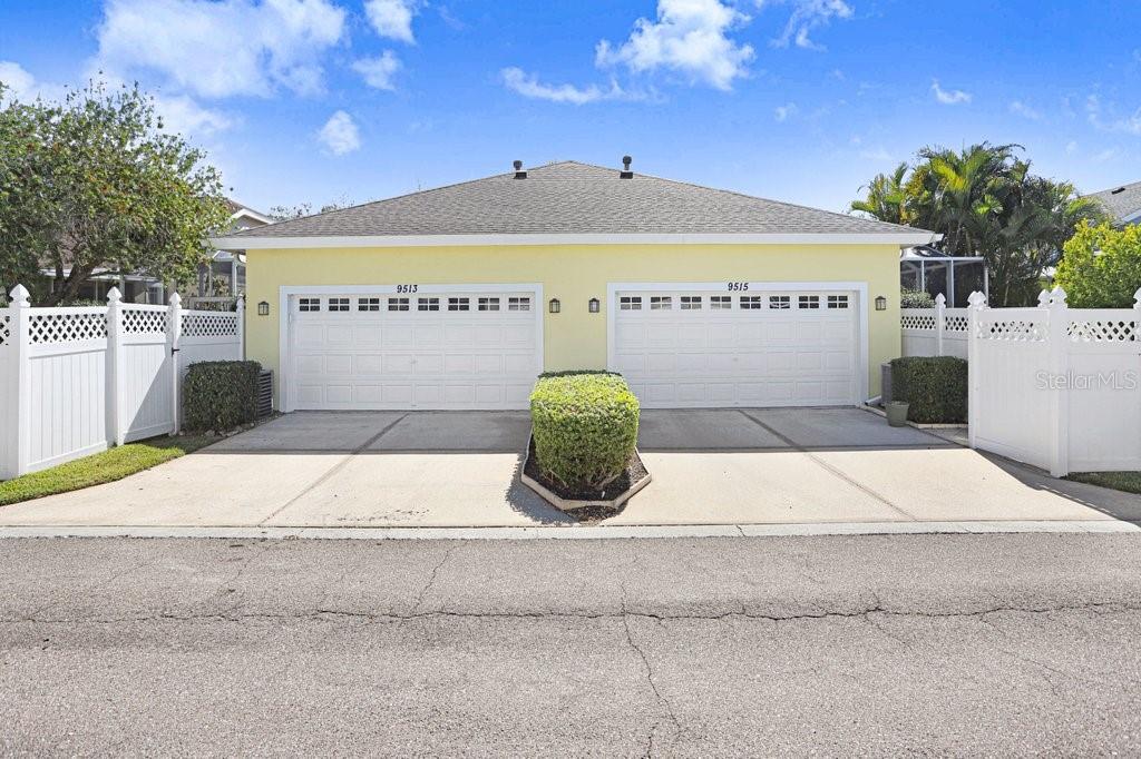 Listing photo id 35 for 9513 West Park Village Drive