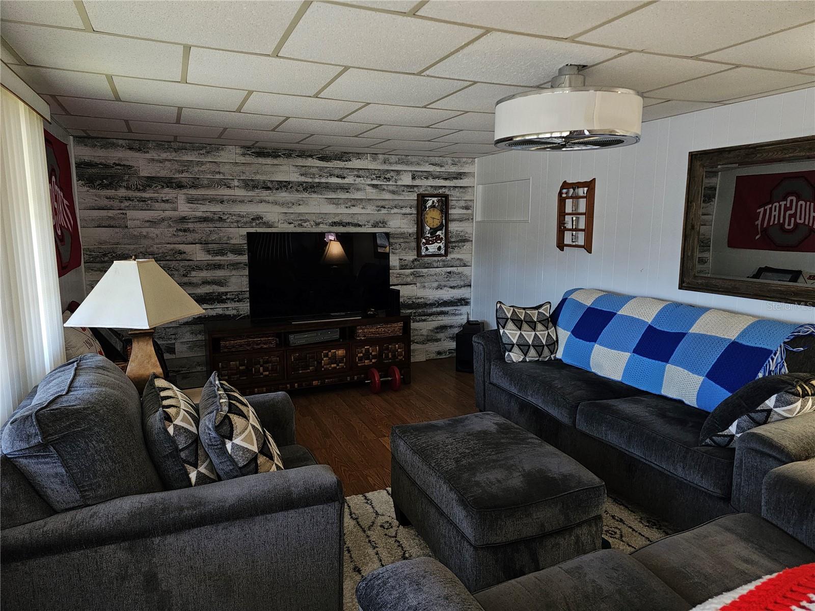 Listing photo id 8 for 18675 Us Highway 19 N 454