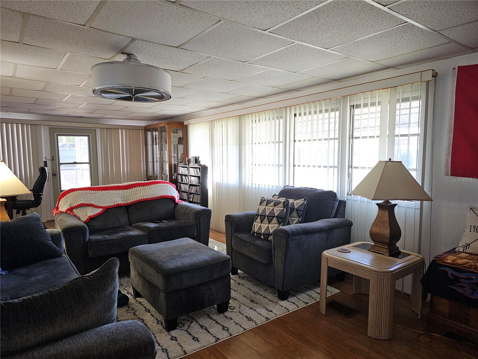 Listing photo id 11 for 18675 Us Highway 19 N 454