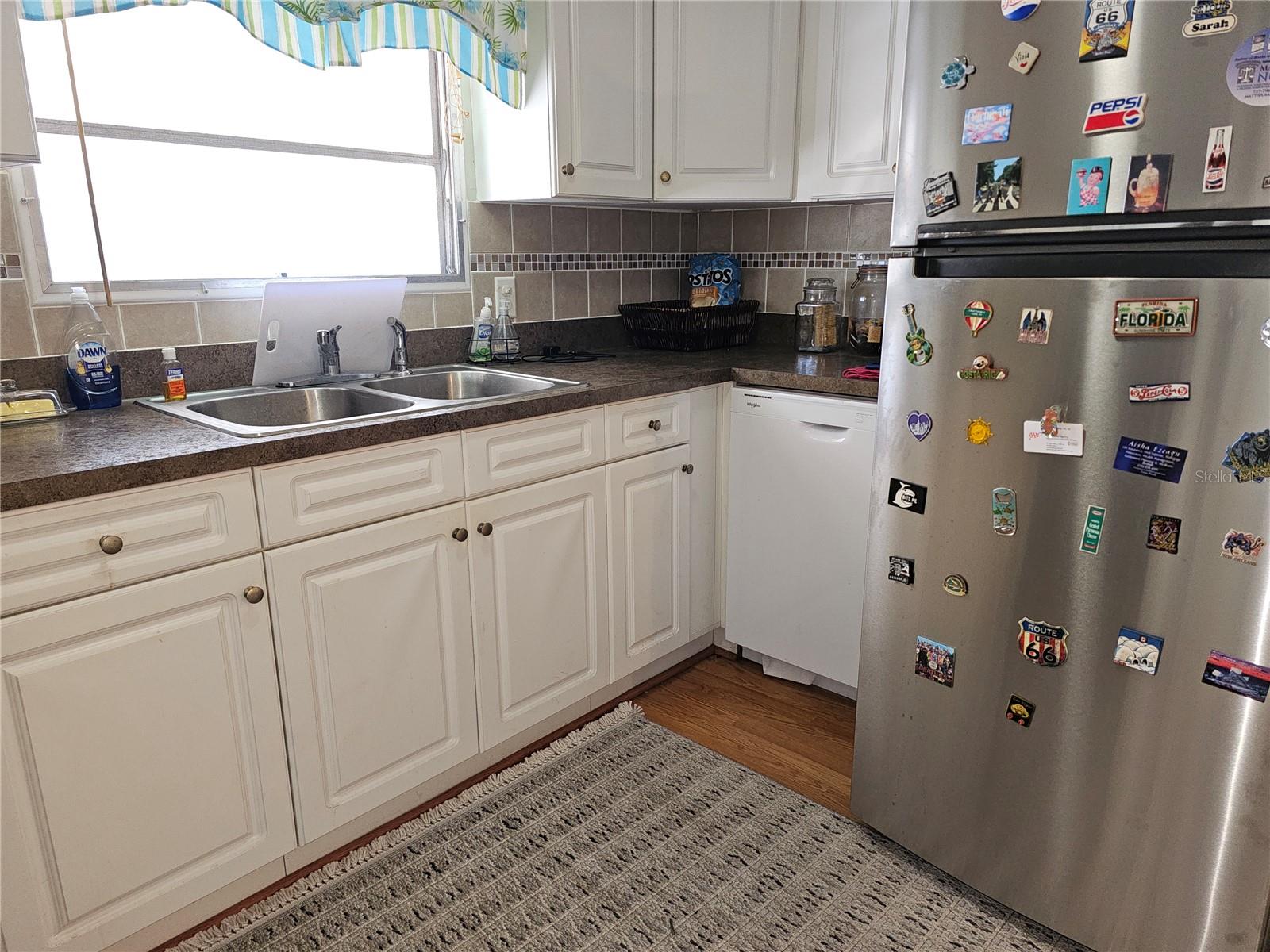 Listing photo id 1 for 18675 Us Highway 19 N 454