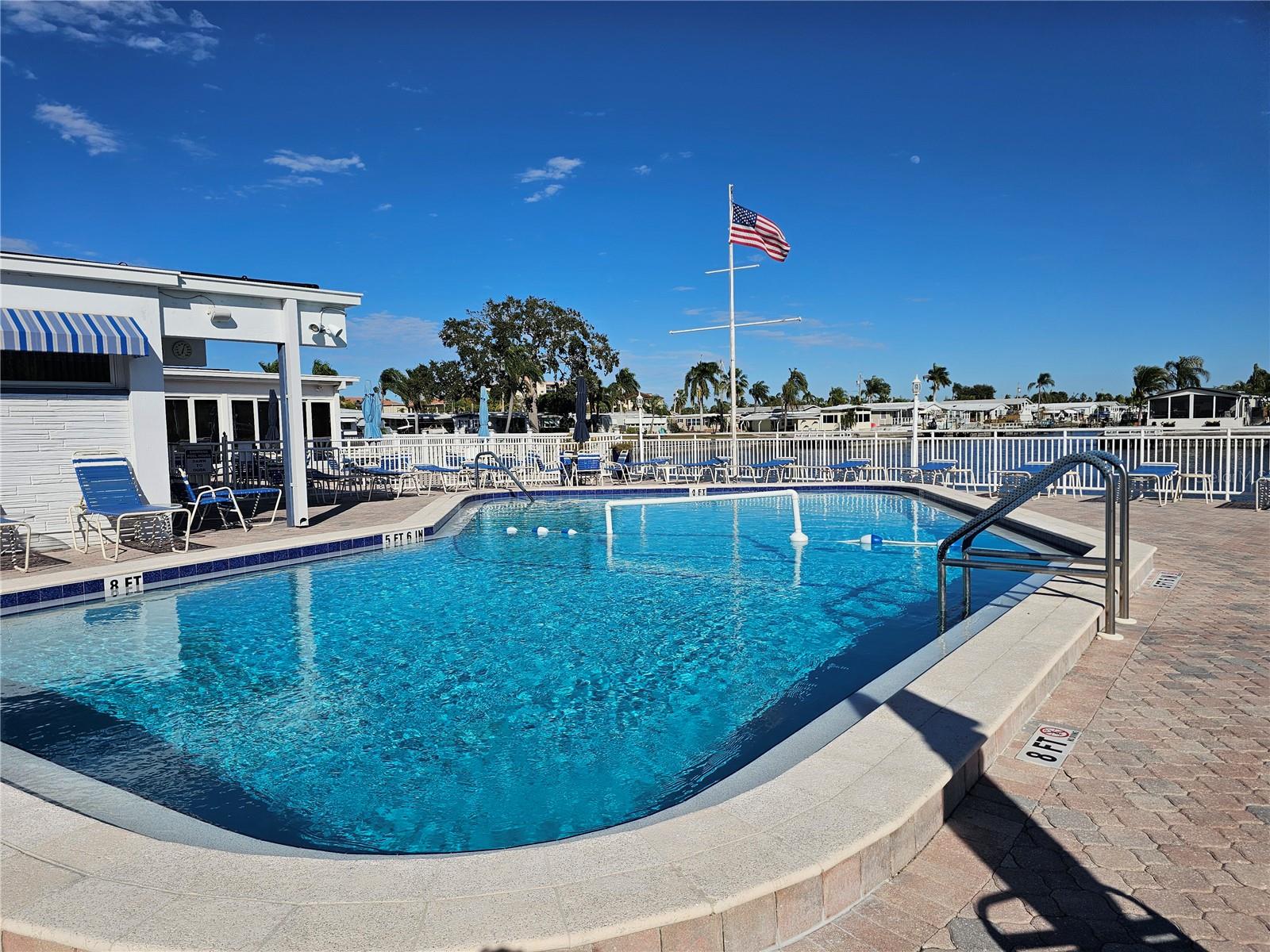 Listing photo id 31 for 18675 Us Highway 19 N 454