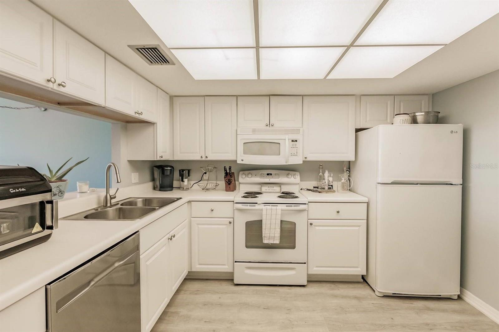 Image 16 of 19 For 1255 Peppertree Drive 501