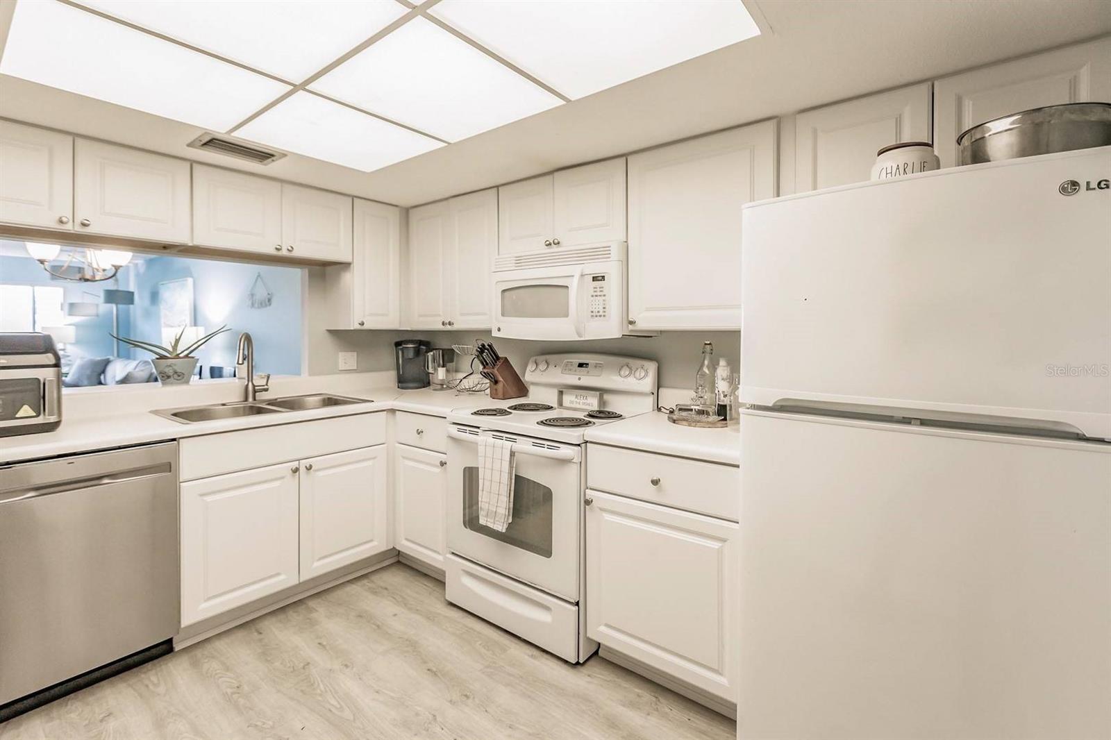 Image 2 of 19 For 1255 Peppertree Drive 501