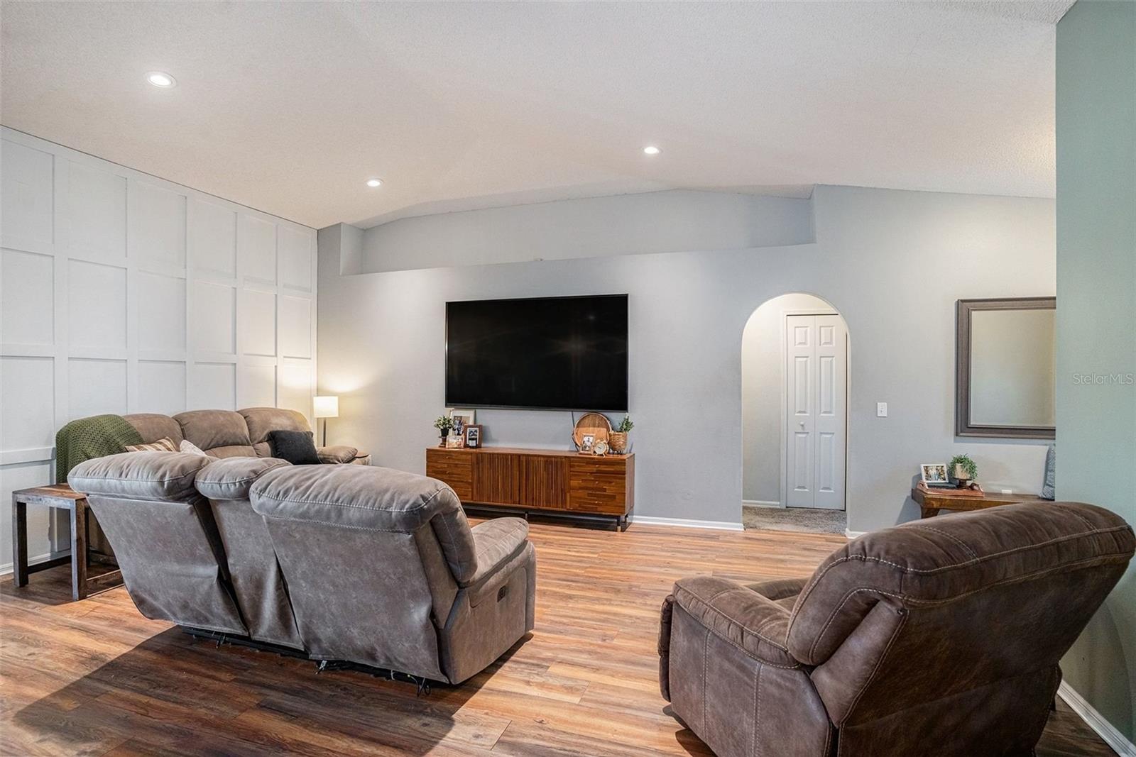 Image 4 of 23 For 24823 Permit Way