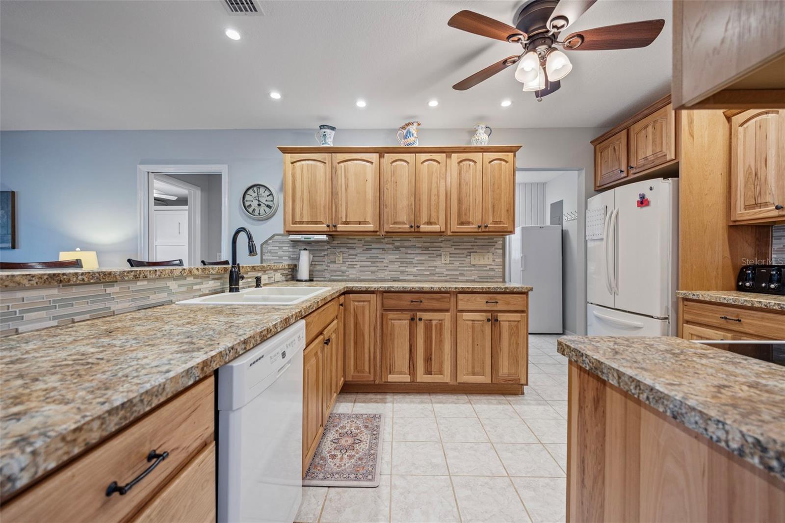 Image 14 of 74 For 1207 Bluewater Drive