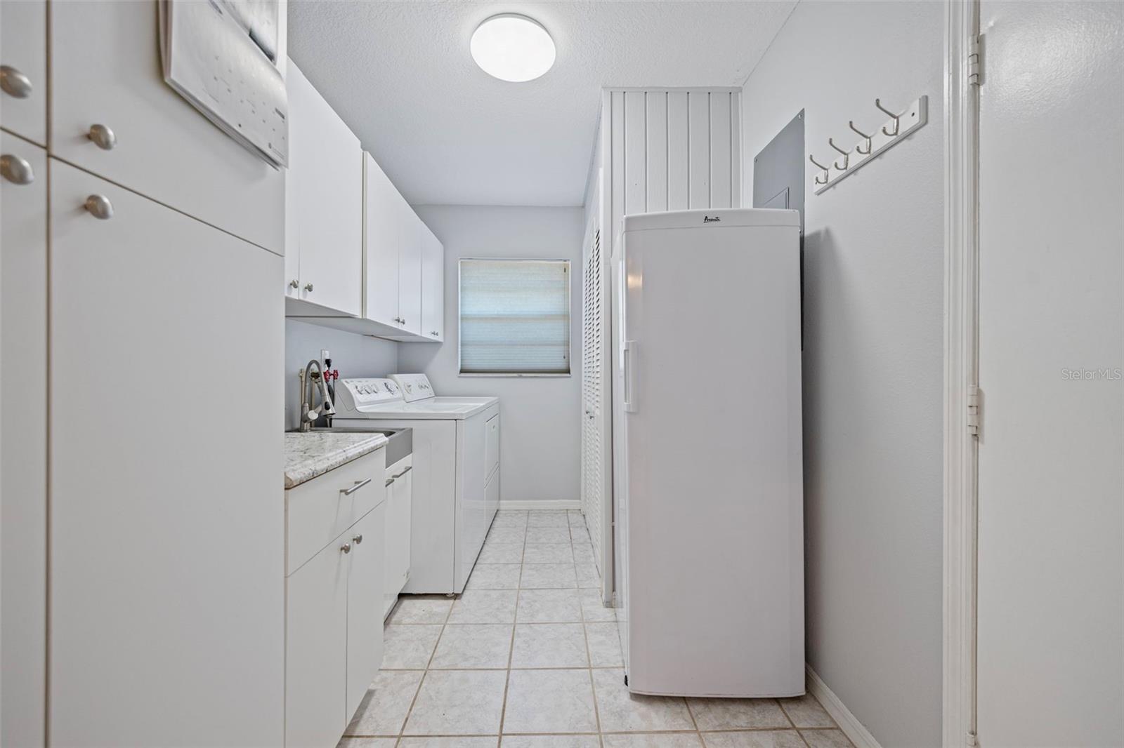 Image 19 of 74 For 1207 Bluewater Drive