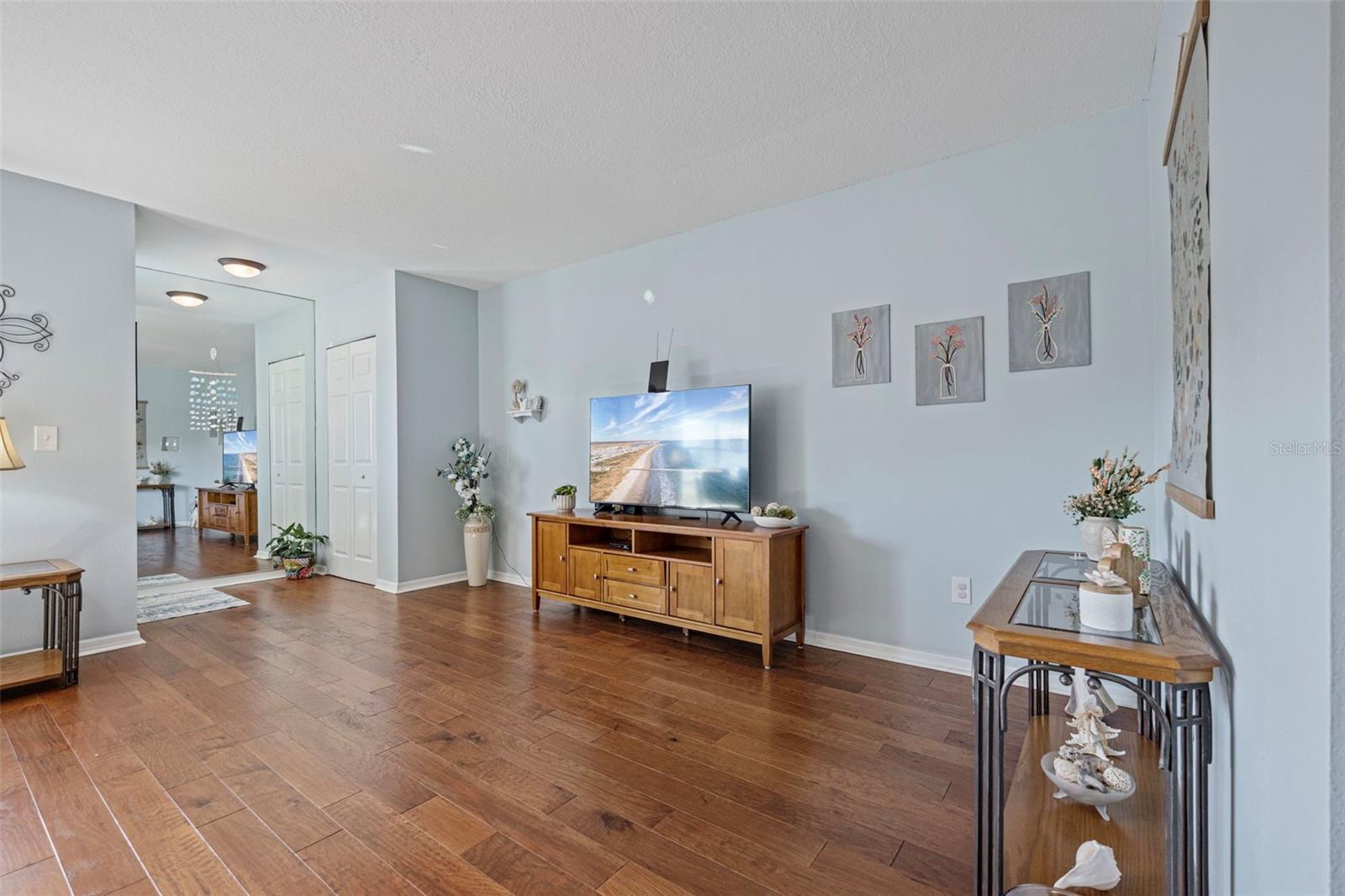 Image 9 of 74 For 1207 Bluewater Drive