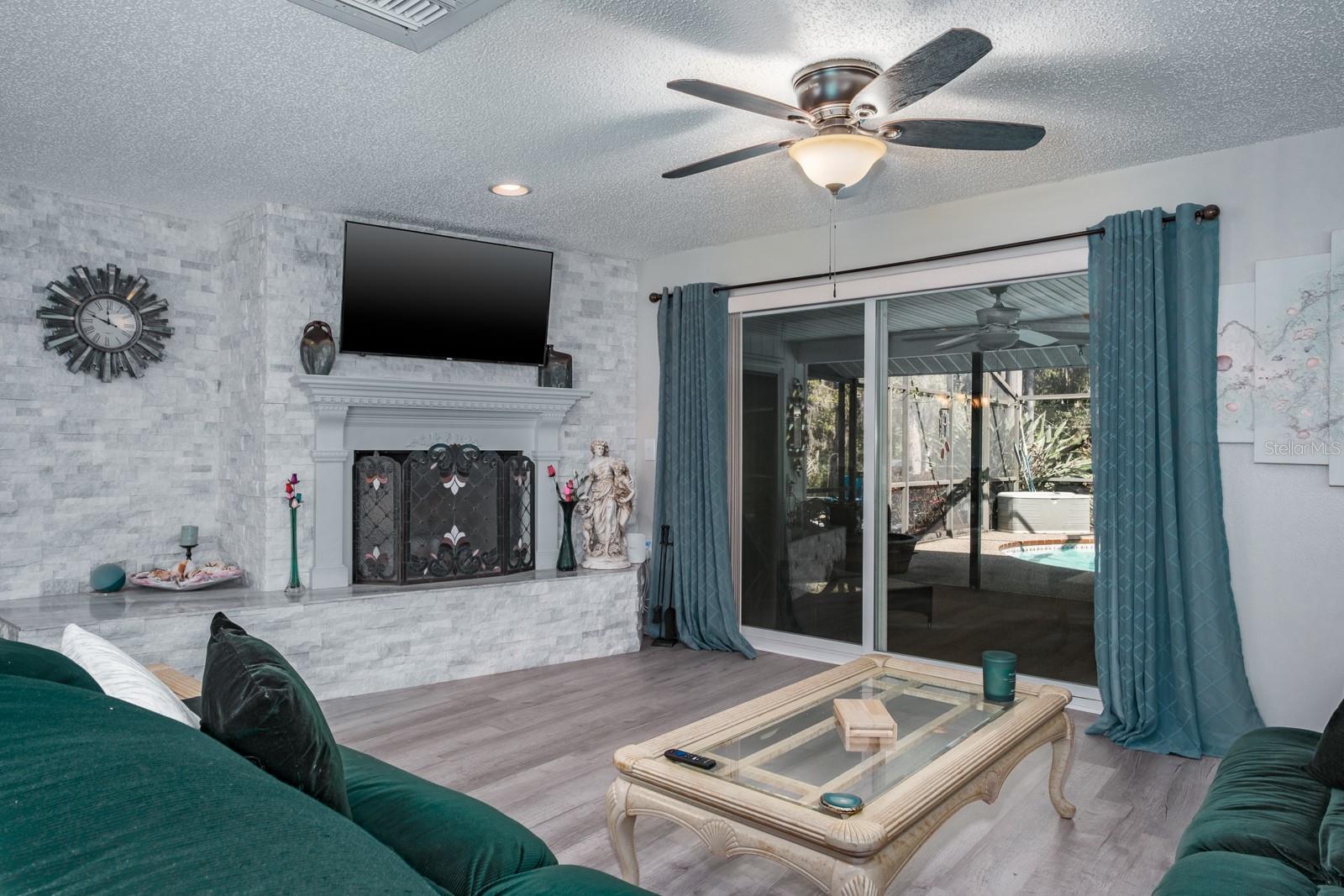 Image 15 of 74 For 501 Lakeview Drive