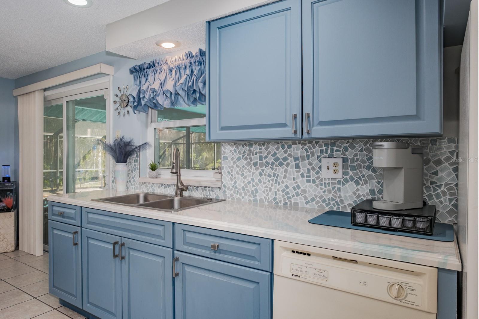 Image 25 of 74 For 501 Lakeview Drive