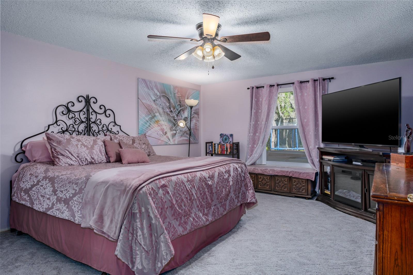 Image 30 of 74 For 501 Lakeview Drive