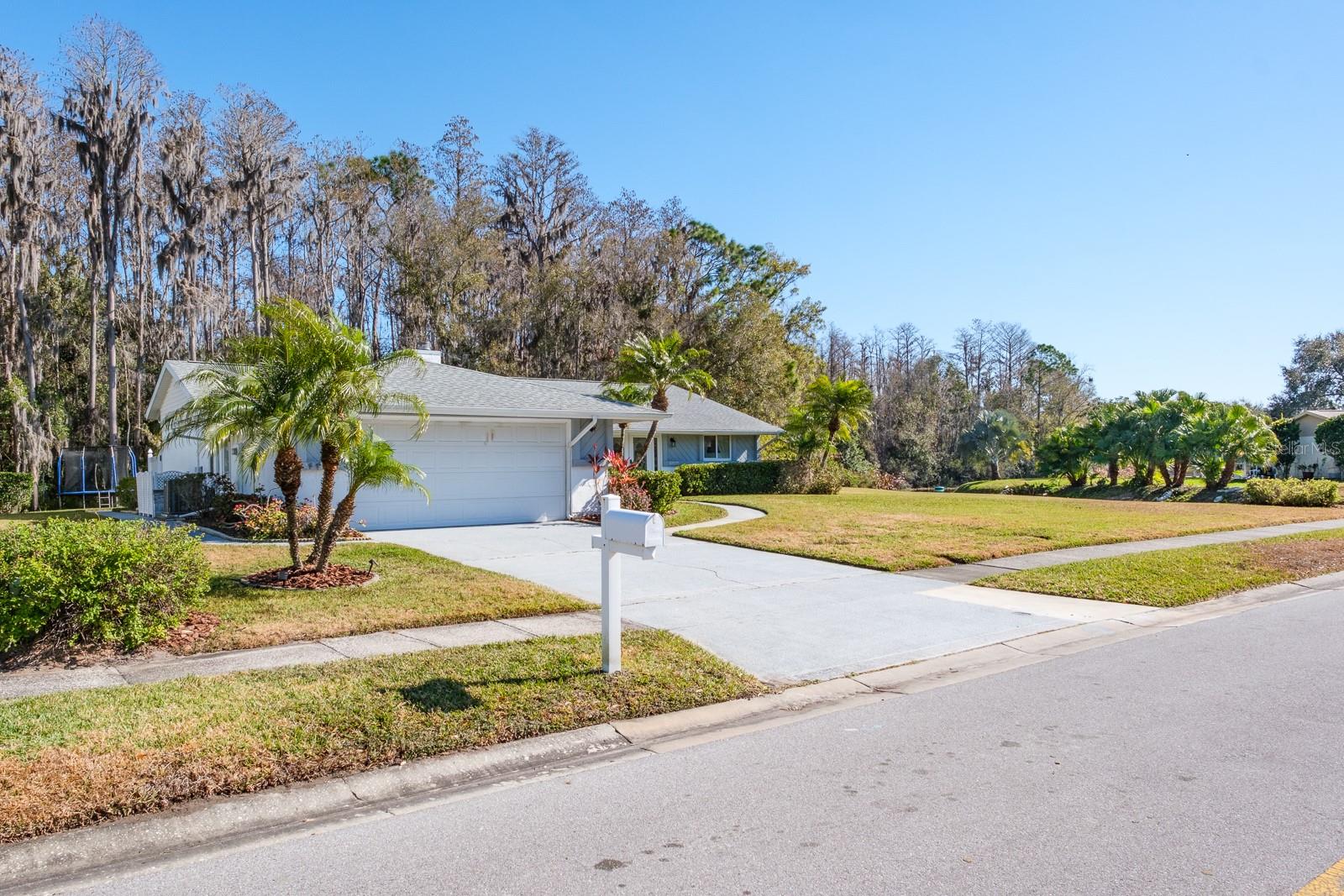 Image 4 of 74 For 501 Lakeview Drive