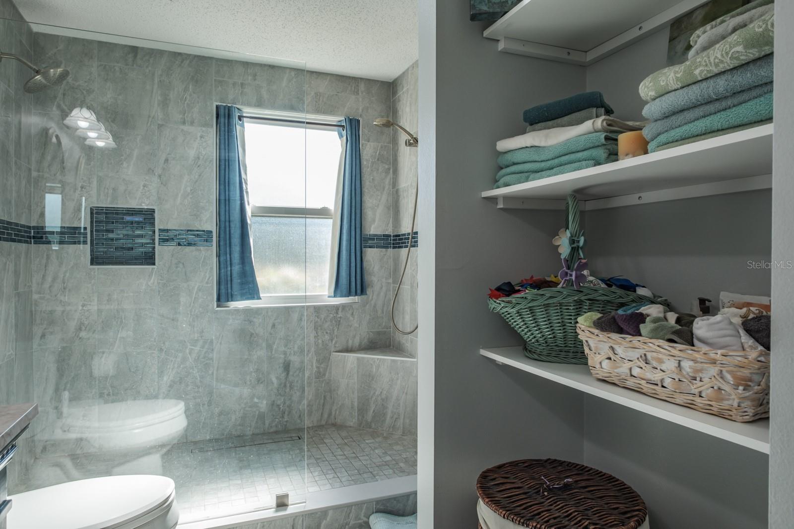 Image 42 of 74 For 501 Lakeview Drive