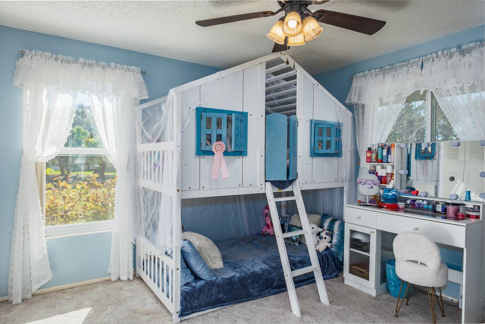 Image 43 of 74 For 501 Lakeview Drive