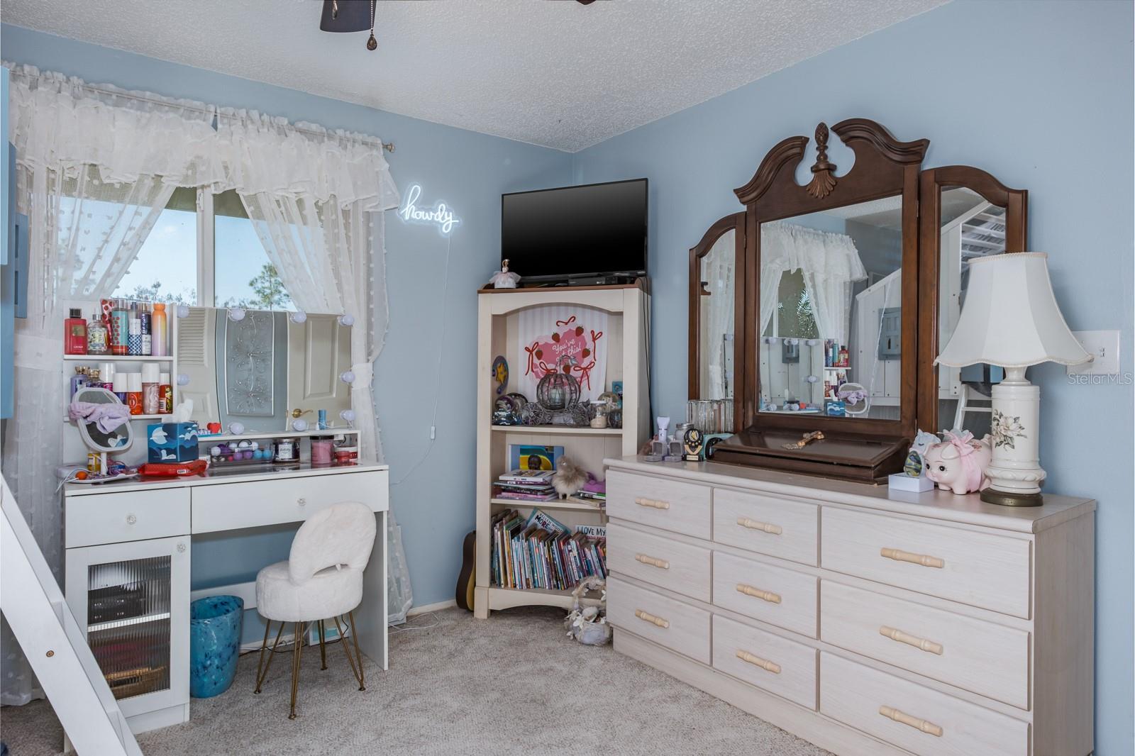 Image 44 of 74 For 501 Lakeview Drive