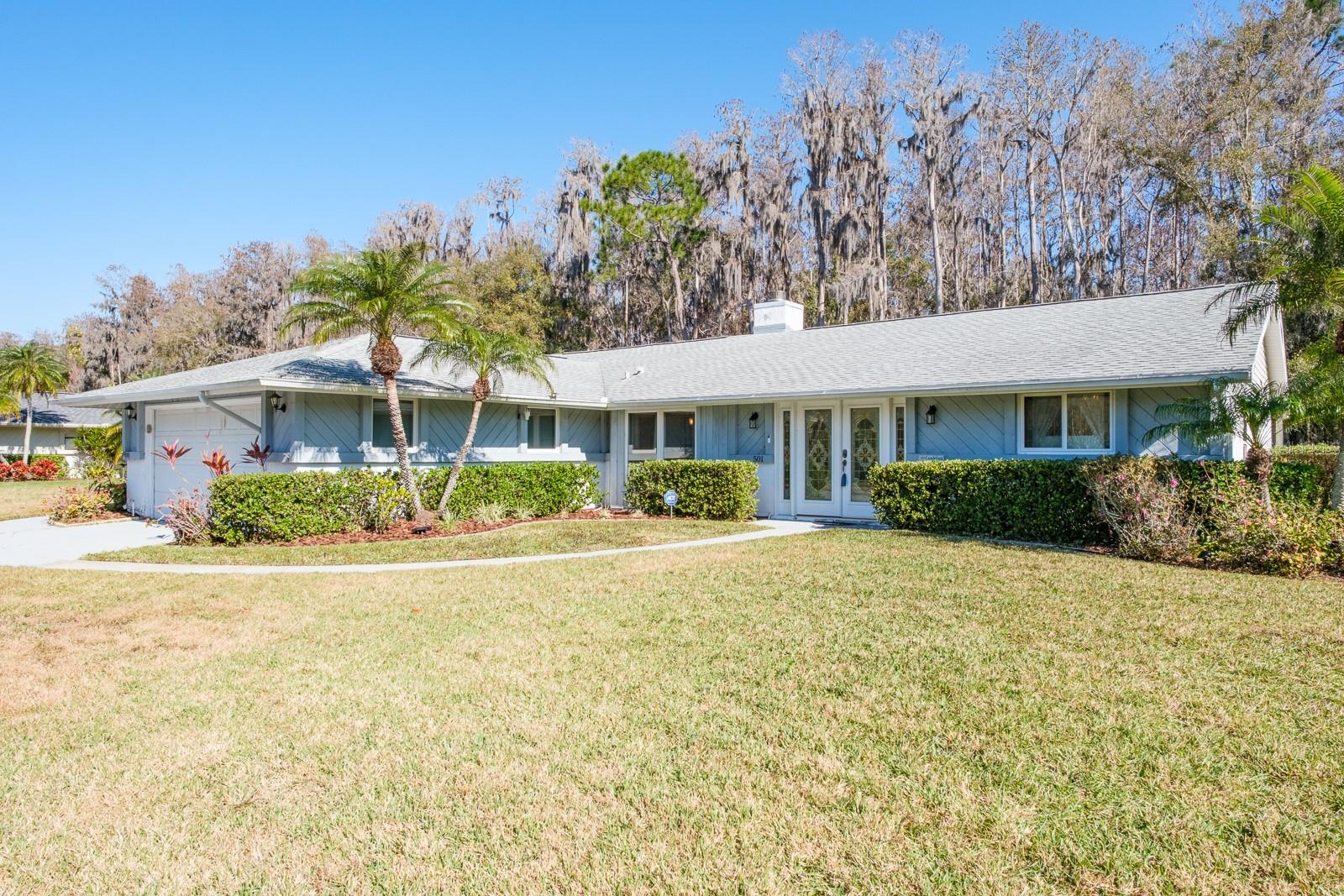 Image 6 of 74 For 501 Lakeview Drive