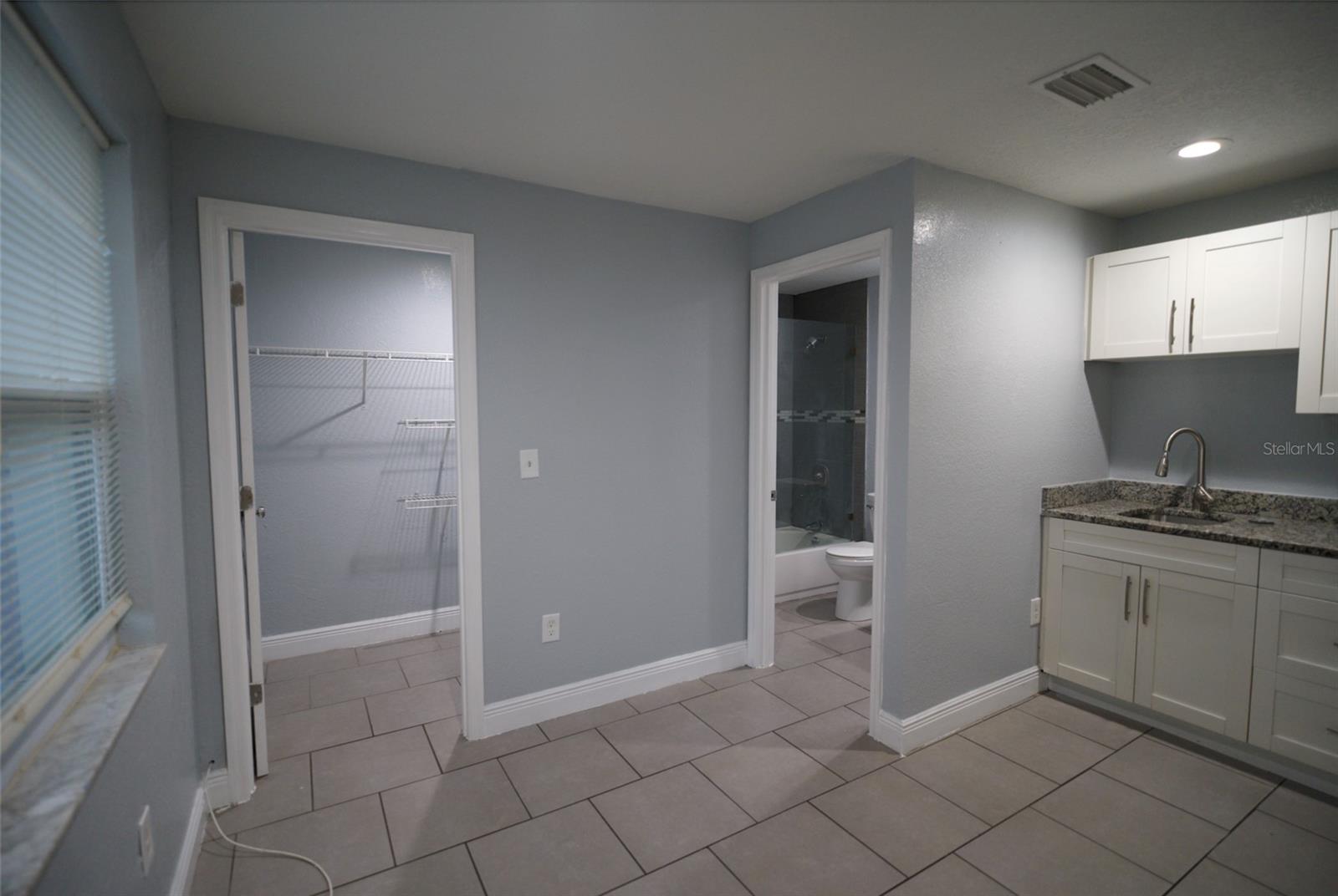 Image 3 of 13 For 907 Humphrey Street