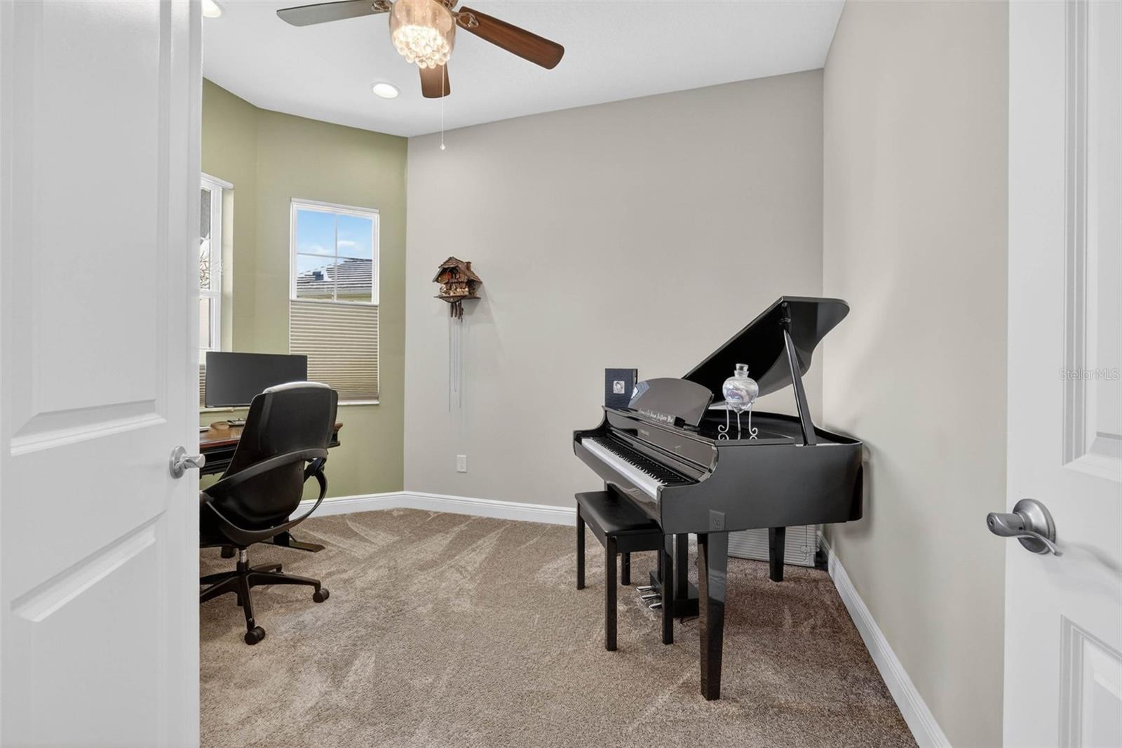 Image 10 of 92 For 30724 Lindentree Drive