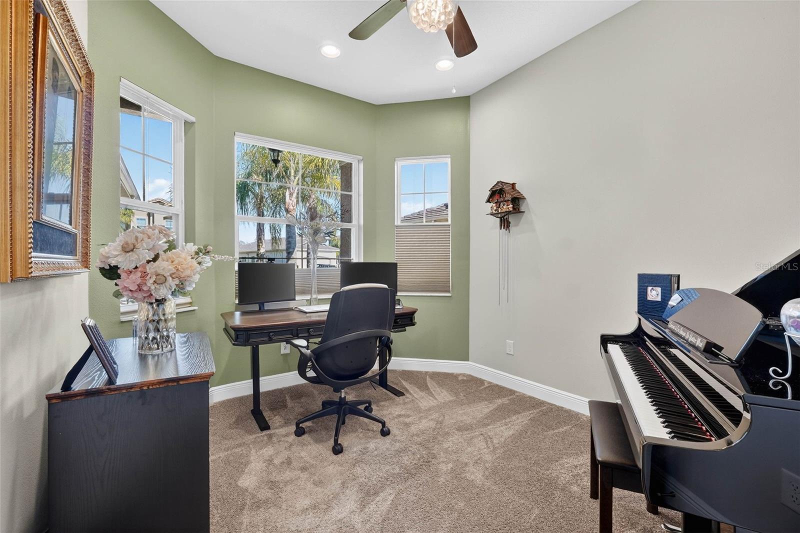 Image 11 of 92 For 30724 Lindentree Drive