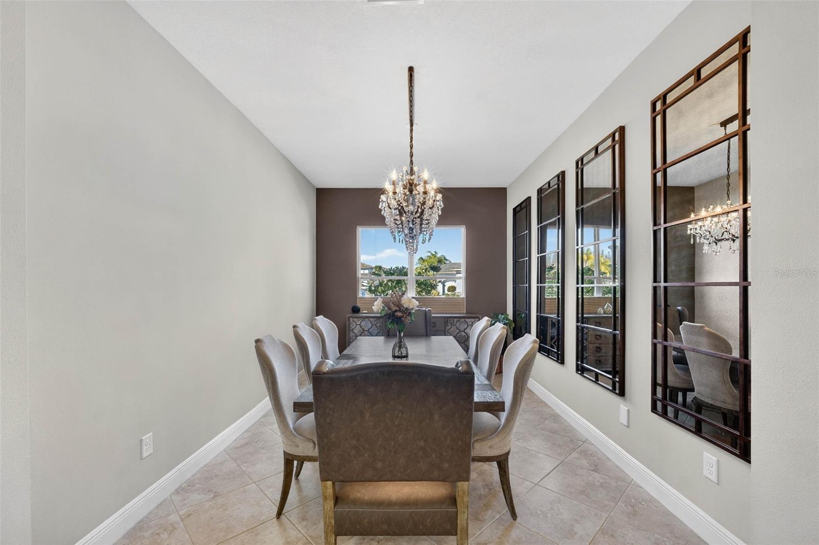 Image 13 of 92 For 30724 Lindentree Drive