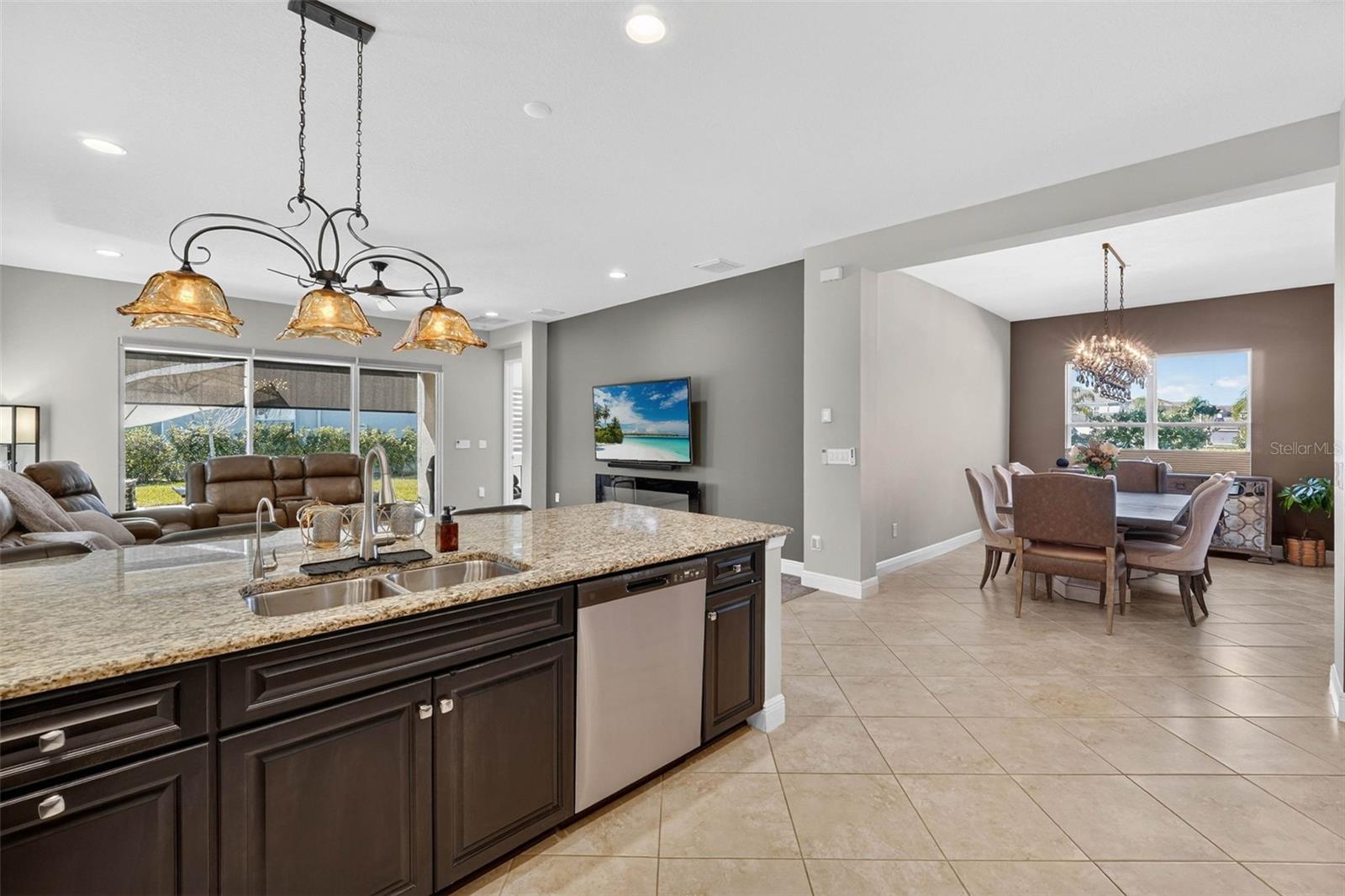 Image 15 of 92 For 30724 Lindentree Drive