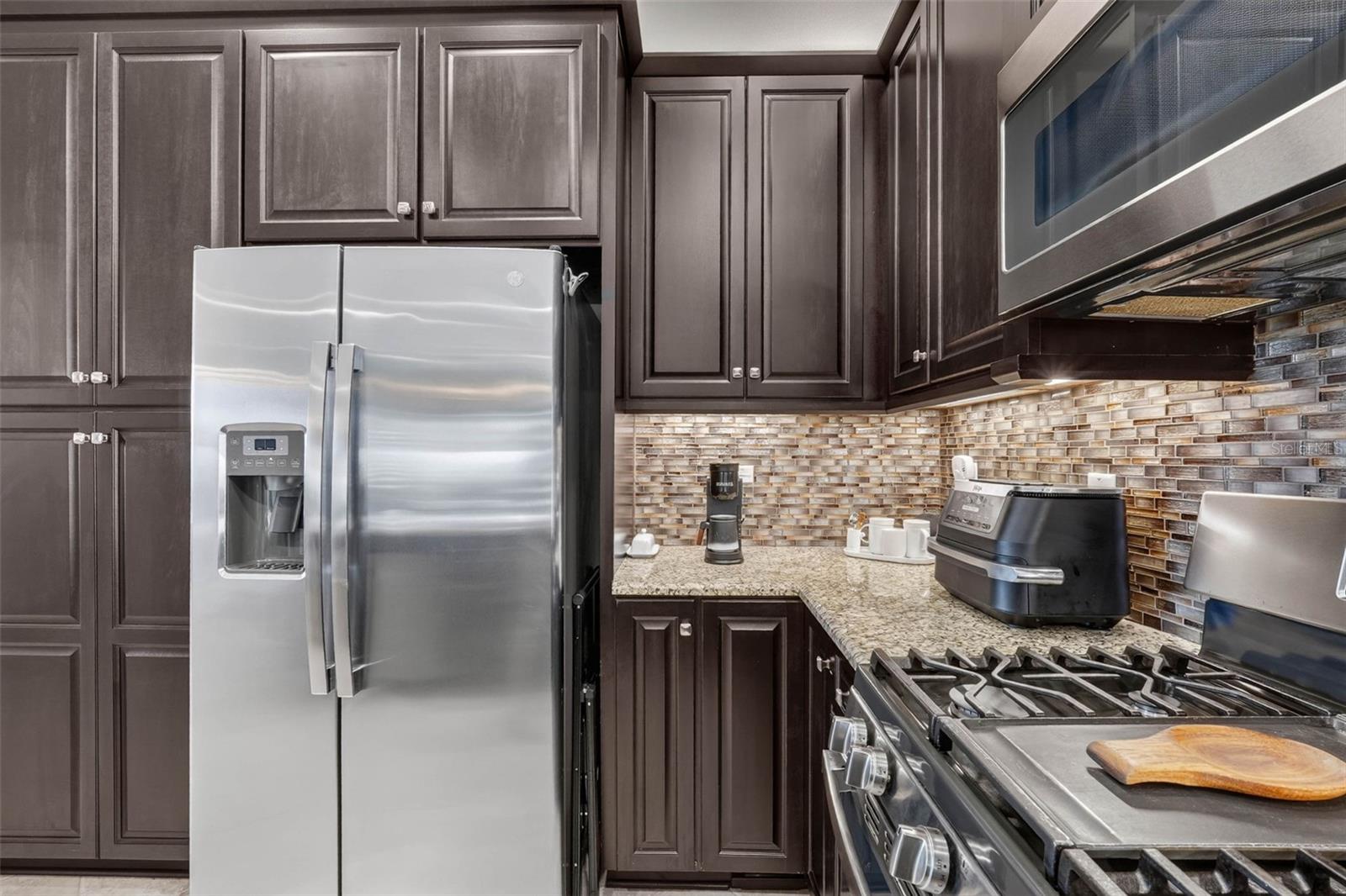 Image 18 of 92 For 30724 Lindentree Drive