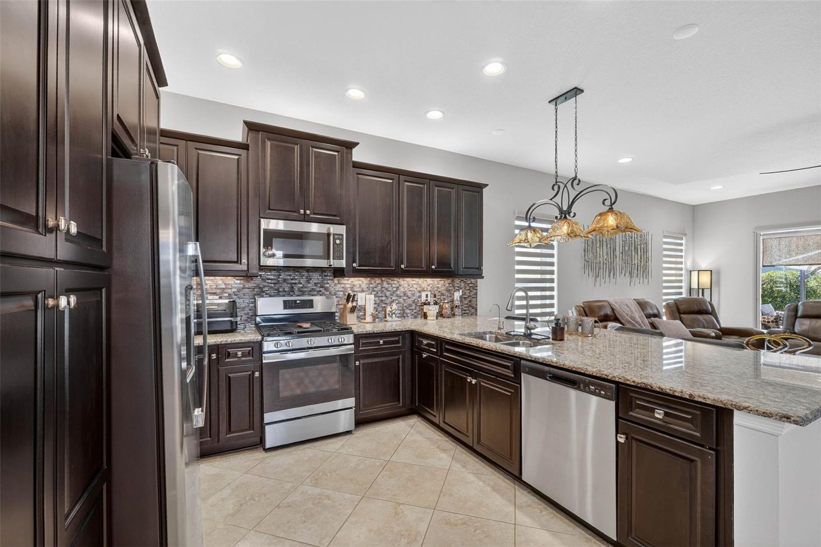 Image 19 of 92 For 30724 Lindentree Drive